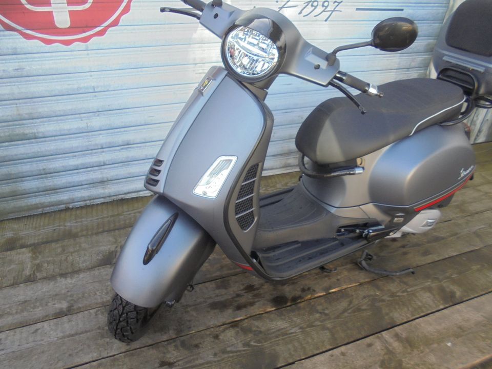 Vespa GTS 125 Super Sport NR 245