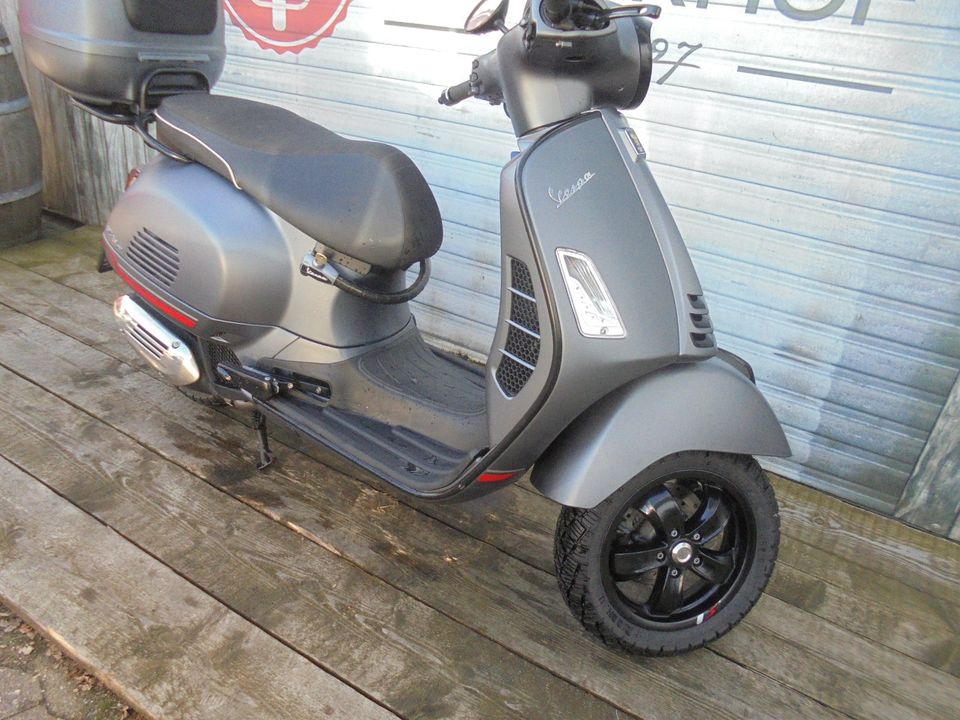 Vespa GTS 125 Super Sport NR 245