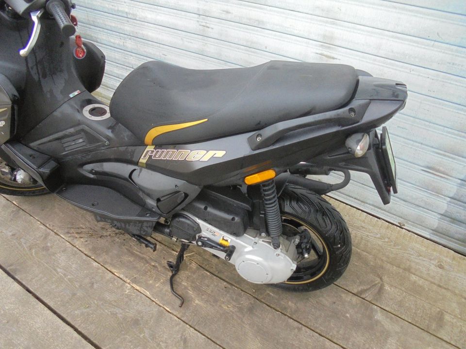 Piaggio Gilera Runner 50 2 Takt Black Soul original NR 587