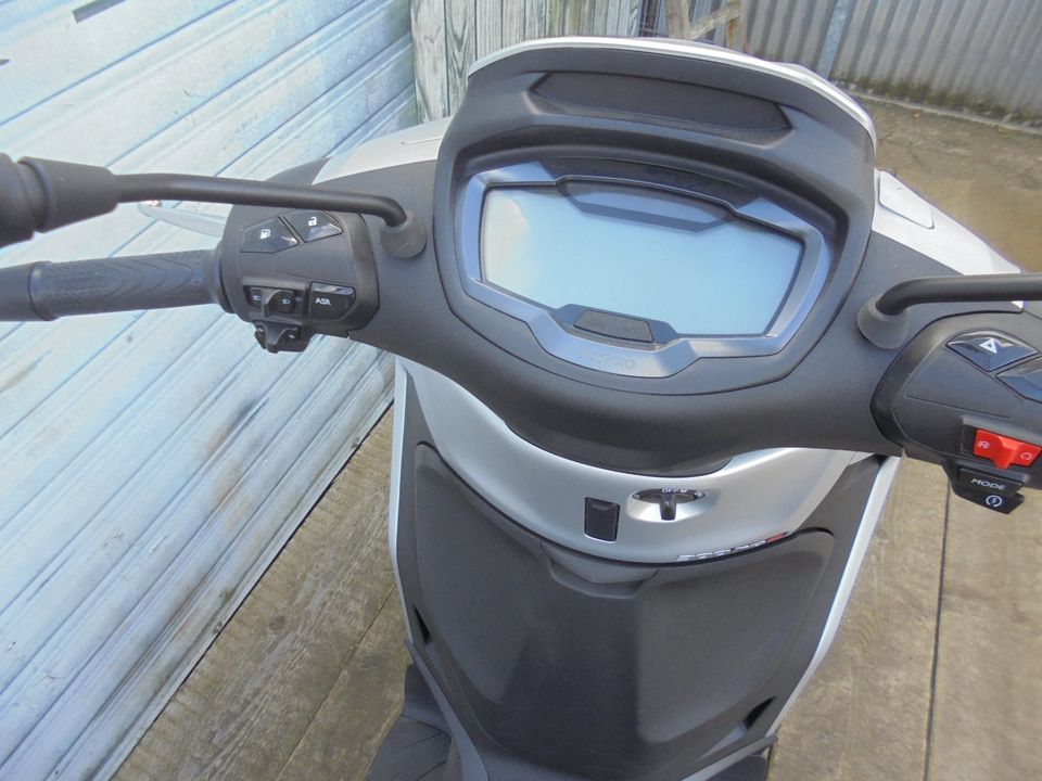 Piaggio Beverly 300 Iget E5 Neu Tageszulassung NR 36