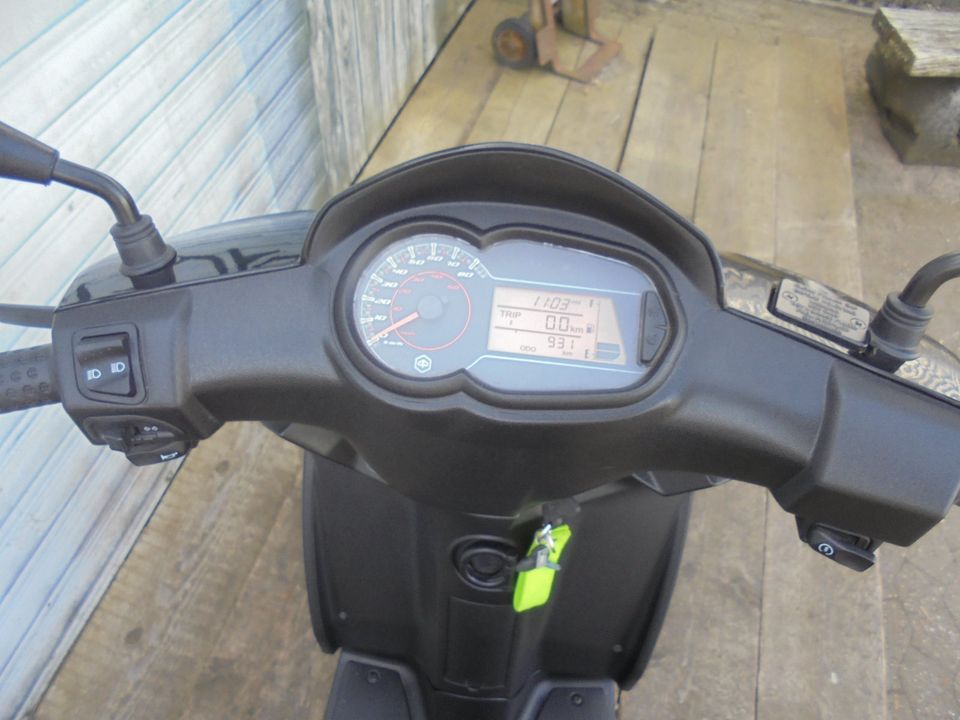 Piaggio New TPH 50 2 Takt wie neu NR 563