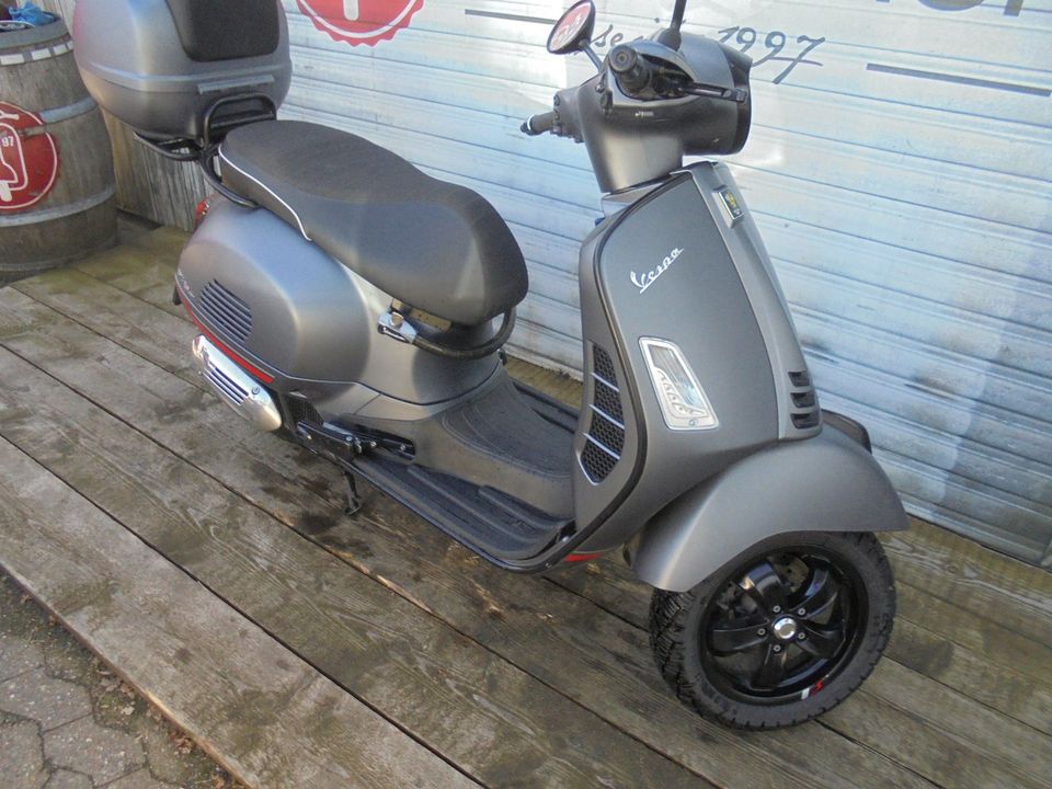 Vespa GTS 125 Super Sport NR 245