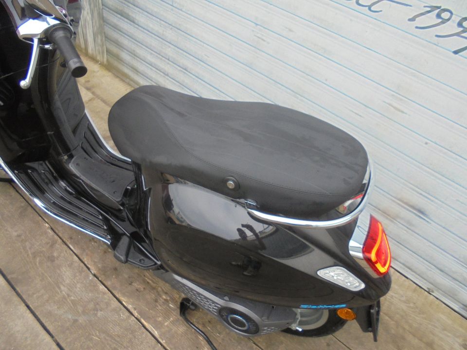 Vespa Primavera Elettrica 45 wie Neu NR 000