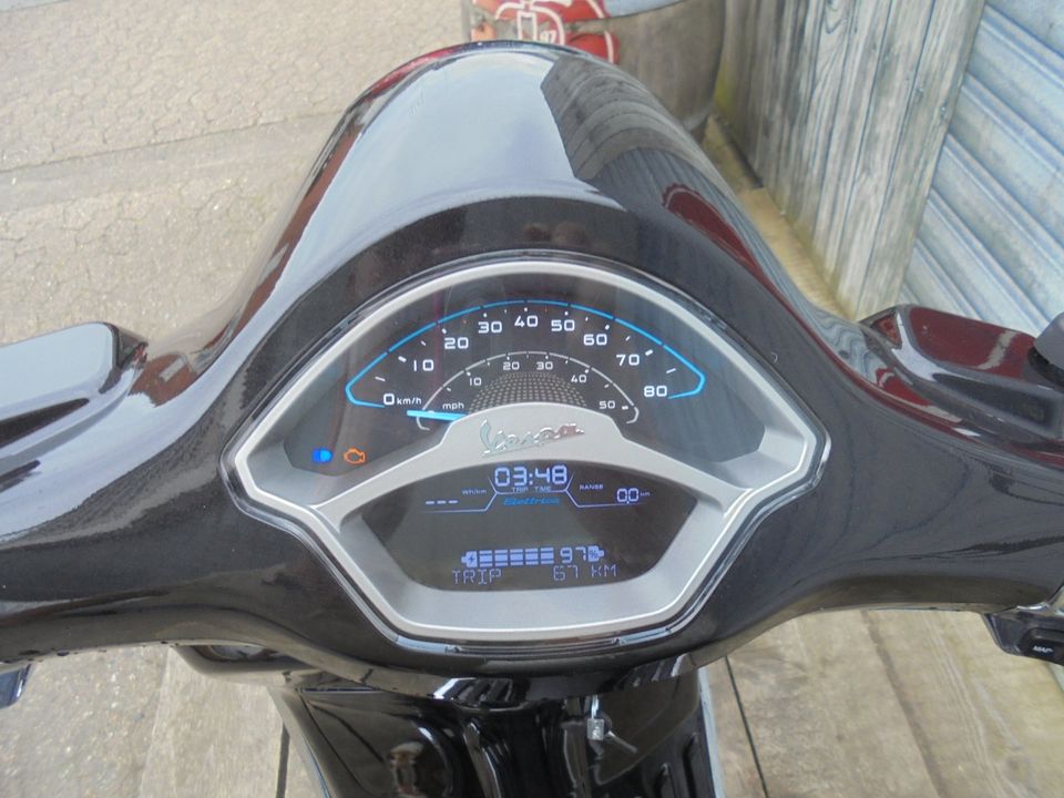 Vespa Primavera Elettrica 45 wie Neu NR 000