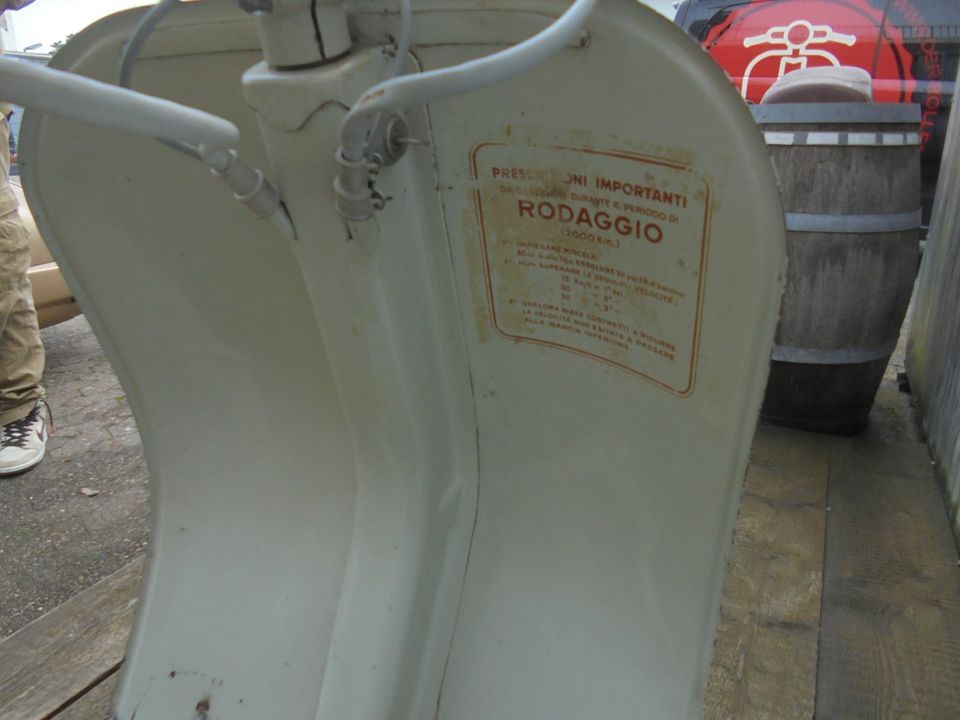 Vespa Faro Basso 125 ccm original 1er Lack NR 548