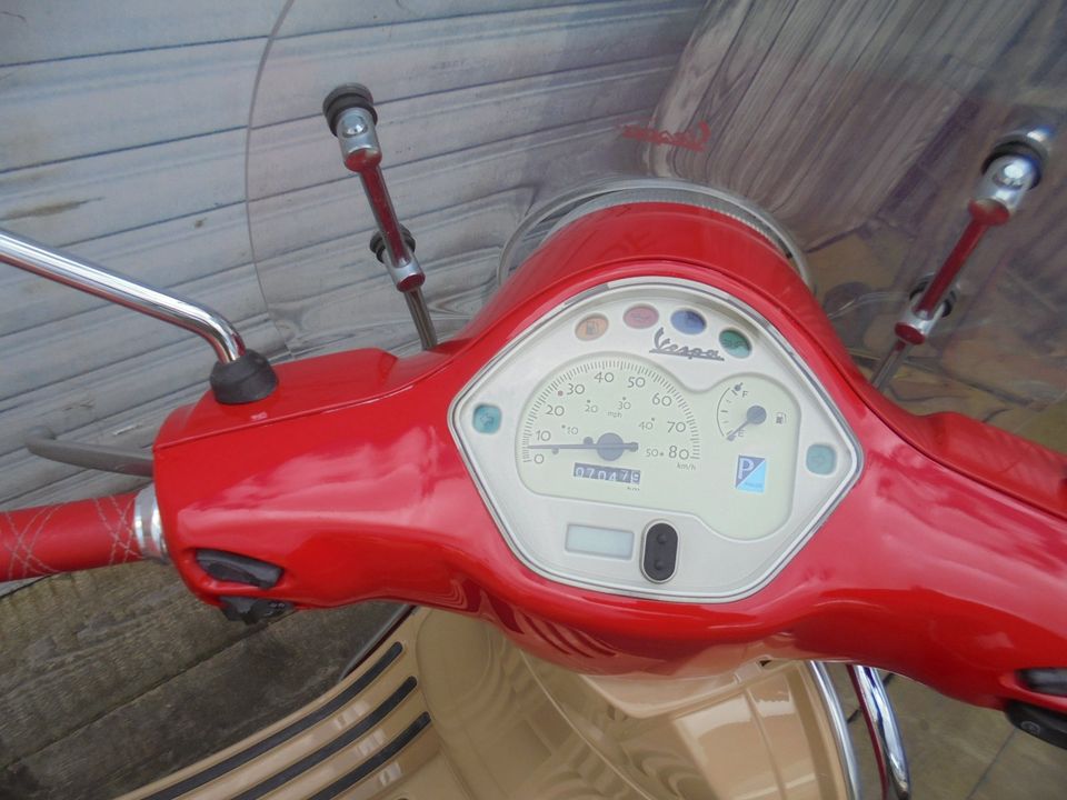 Vespa LX 50 4 Takt Cirkus Edition NR 125