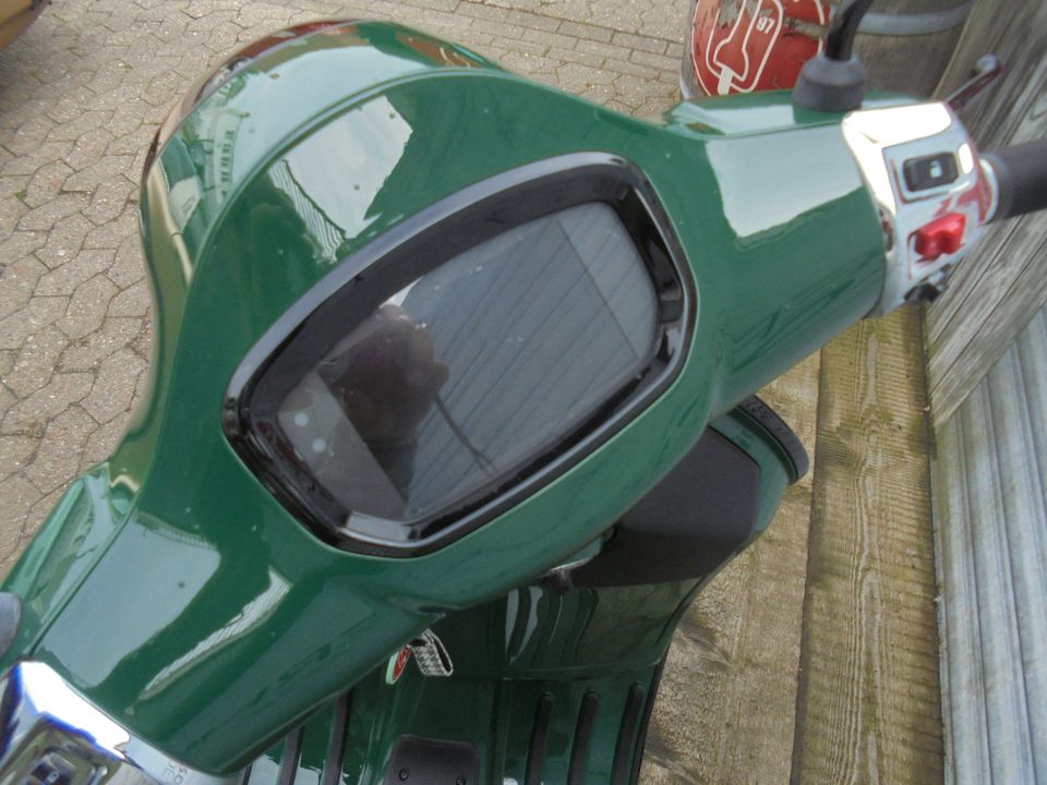 Vespa GTS 310 Super TECH RH EDITION E5+ PORSCHE Irish green