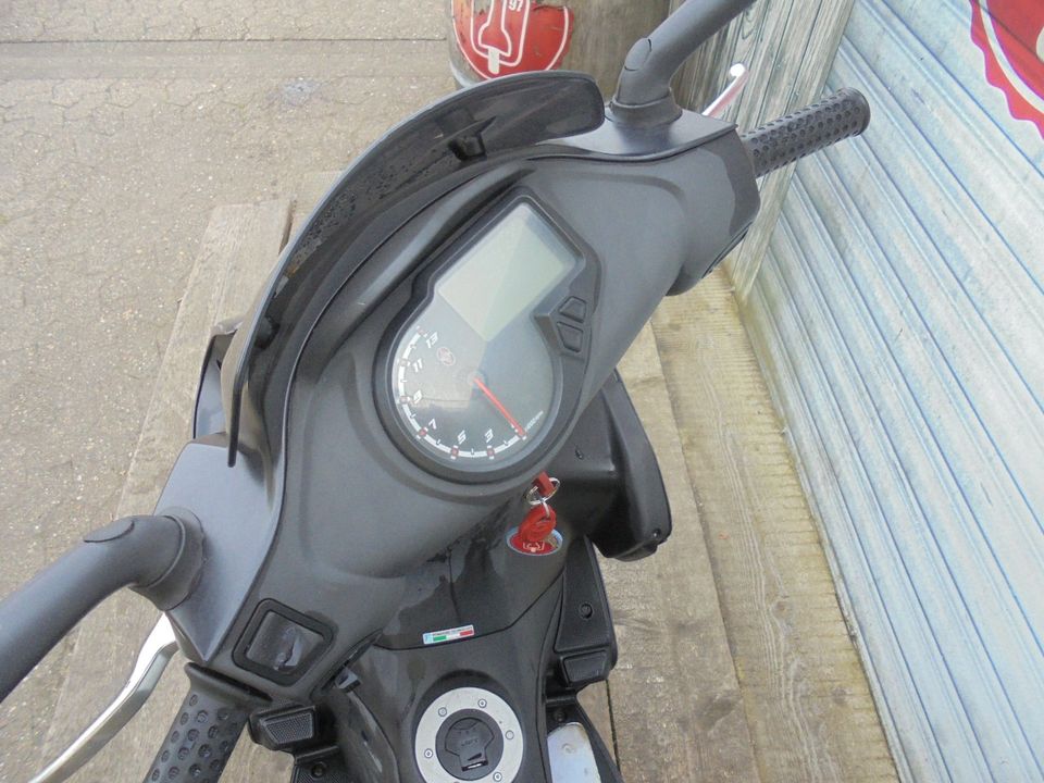 Piaggio Gilera Runner 50 2 Takt Black Soul original NR 587