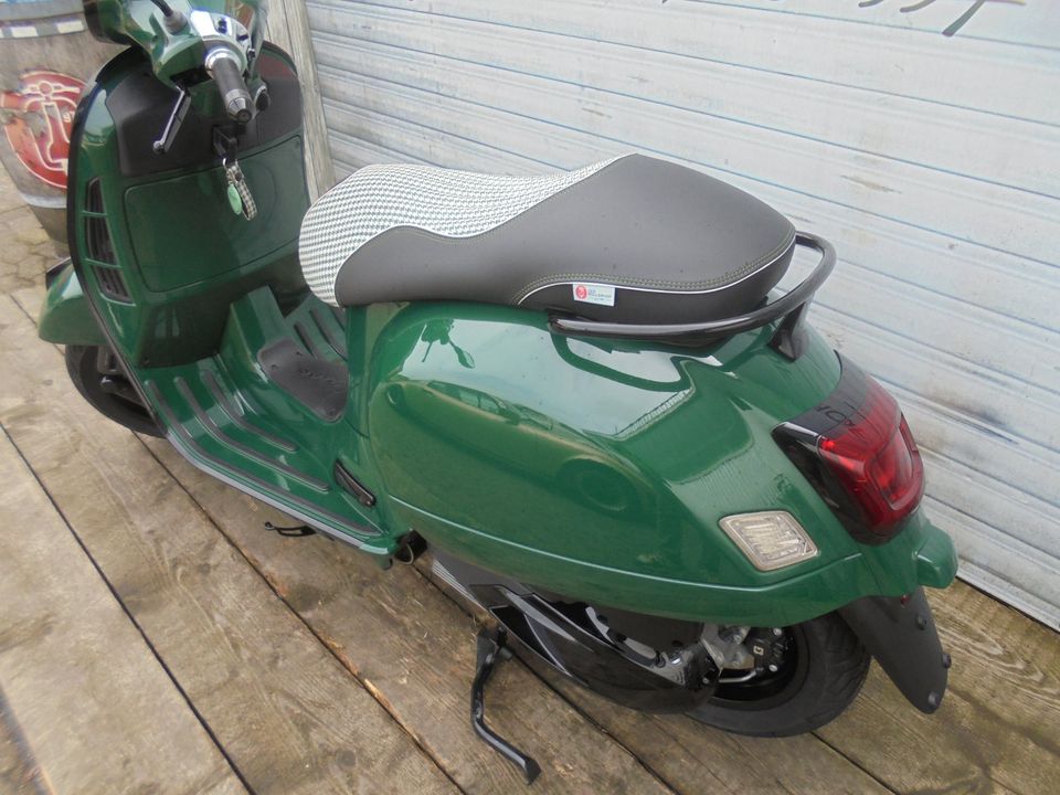 Vespa GTS 310 Super TECH RH EDITION E5+ PORSCHE Irish green