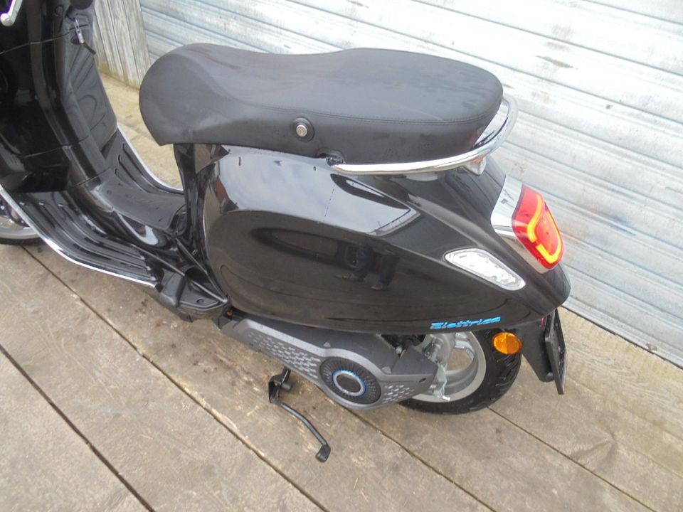 Vespa Primavera Elettrica 45 wie Neu NR 000