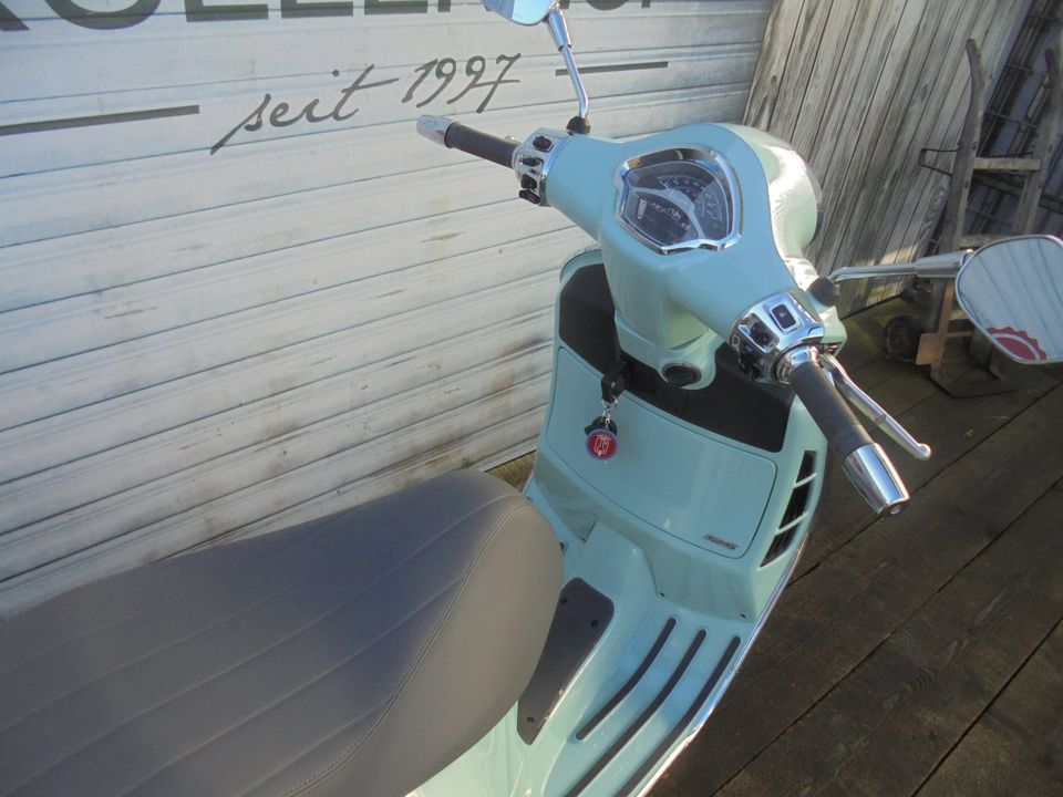 Vespa GTS 125 Super Sport NR 250
