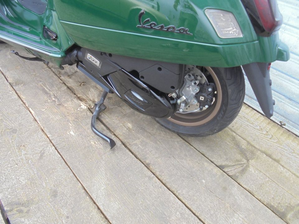 Vespa GTS 125 Super Sport RH EDITION E5+ Porsche Irishgreen NR578