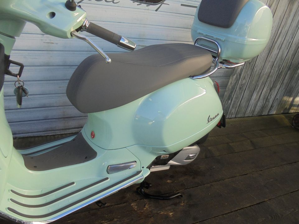 Vespa GTS 125 Super Sport NR 250