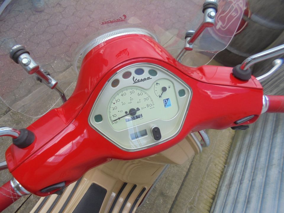 Vespa LX 50 4 Takt Cirkus Edition NR 125