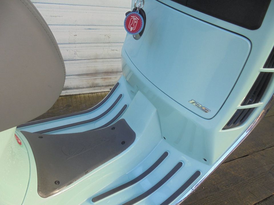 Vespa GTS 125 Super Sport NR 250