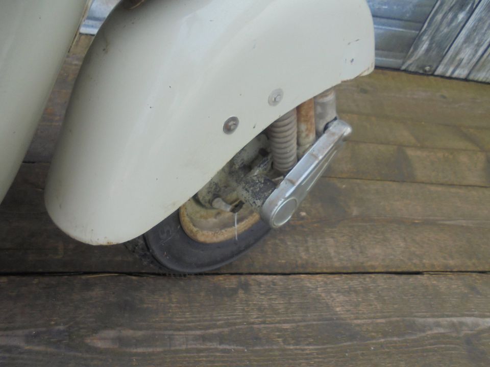 Vespa Faro Basso 125 ccm original 1er Lack NR 548