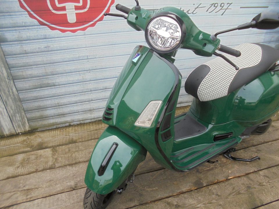 Vespa GTS 310 Super TECH RH EDITION E5+ PORSCHE Irish green