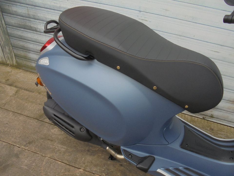 Vespa Primavera 50 Officina 8 E5+ FL Neu