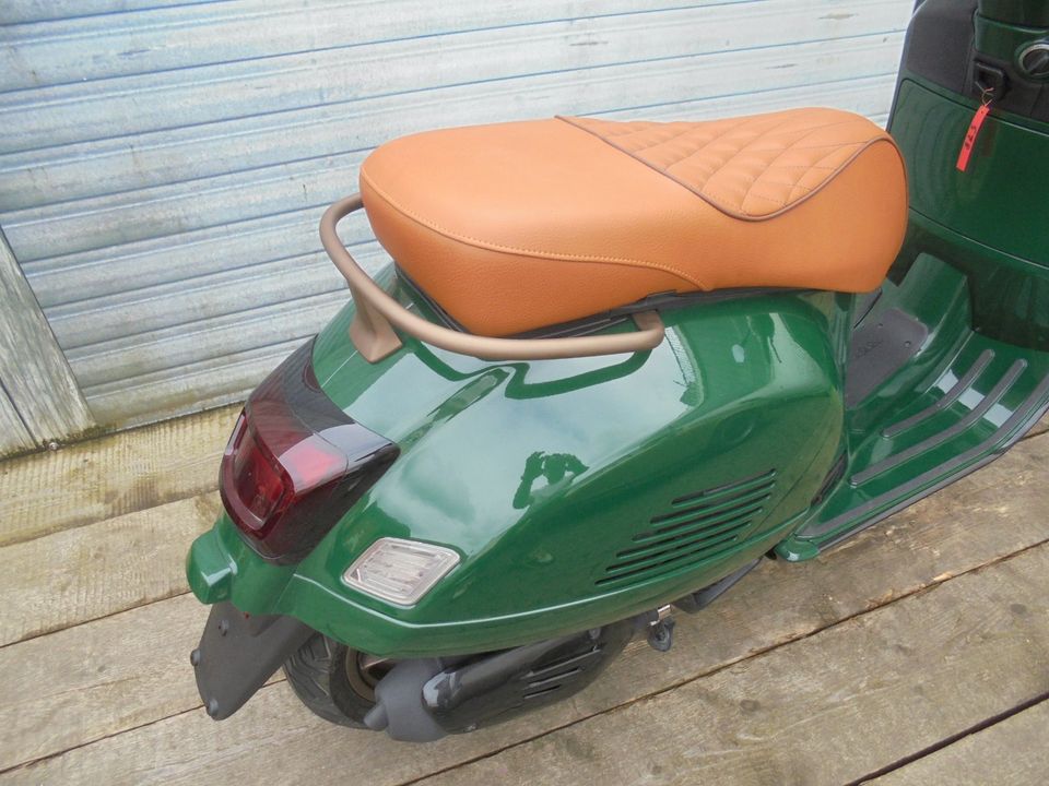 Vespa GTS 125 Super Sport RH EDITION E5+ Porsche Irishgreen NR578