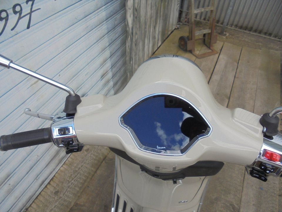 Vespa Primavera 150 RST ABS E5+ FL Neu