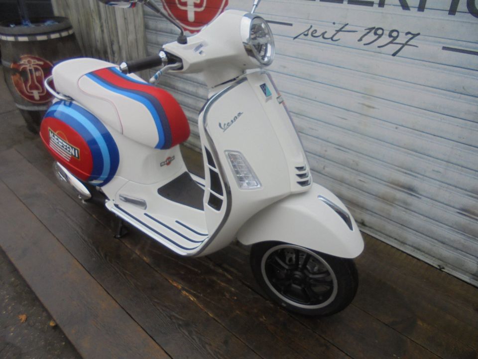 Vespa GTS 310 Super FL E5+ Keyless Neu Martini Racing