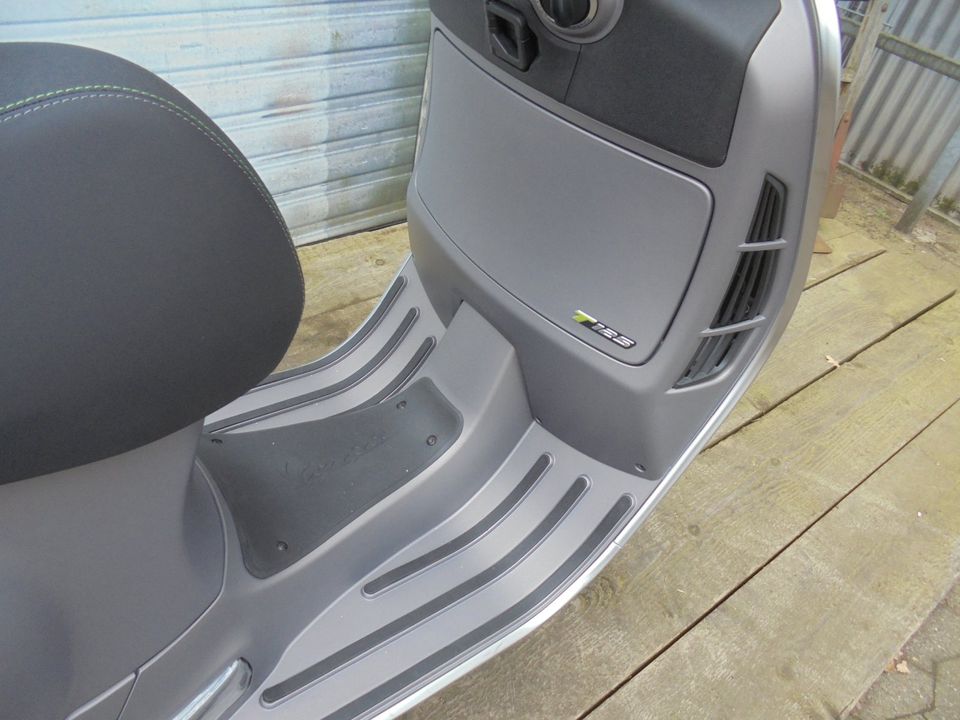 Vespa GTS 125 Super TECH FL E5+ Keyless Neu