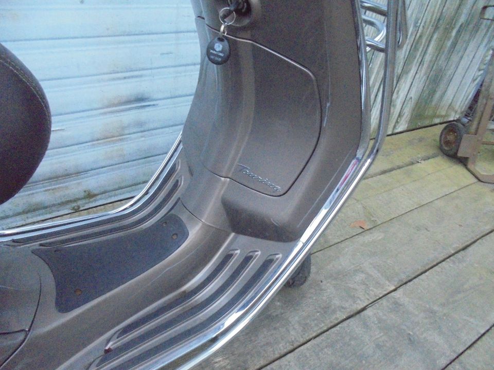 Vespa Primavera 50 4 Takt Touring NR 000