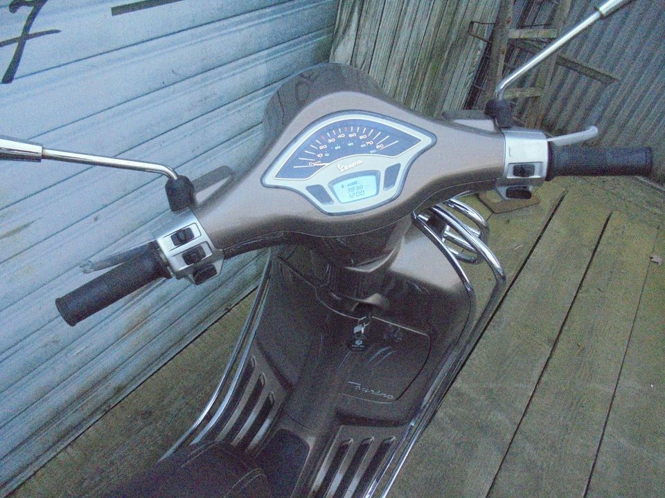 Vespa Primavera 50 4 Takt Touring NR 000