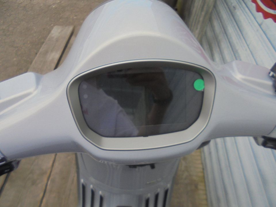 Vespa Primavera 125 TECH ABS E5+ Neu