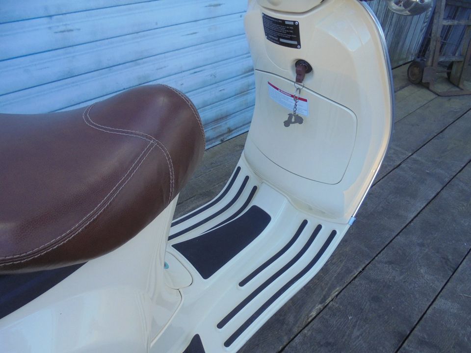 Vespa LXV 150 4 Takt USA Edition NR 320